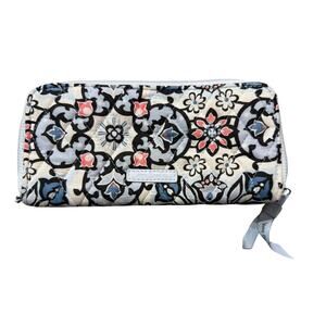 Vera Bradley RFID Accordion Wristlet in Lisbon Medallion Cotton